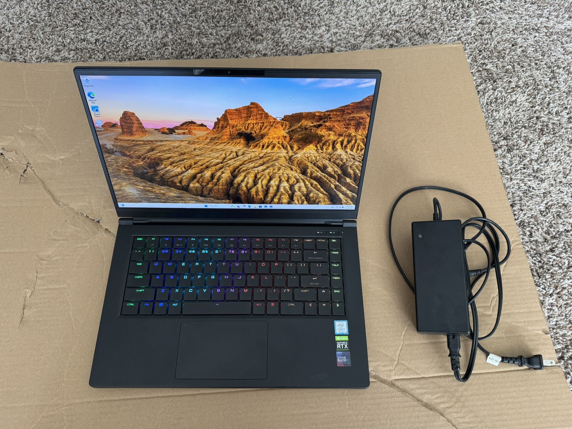 MAINGEAR Vector VCTR002-2060 15.6" Laptop i7 RTX 2060 16 GB Ram 2TB SSD