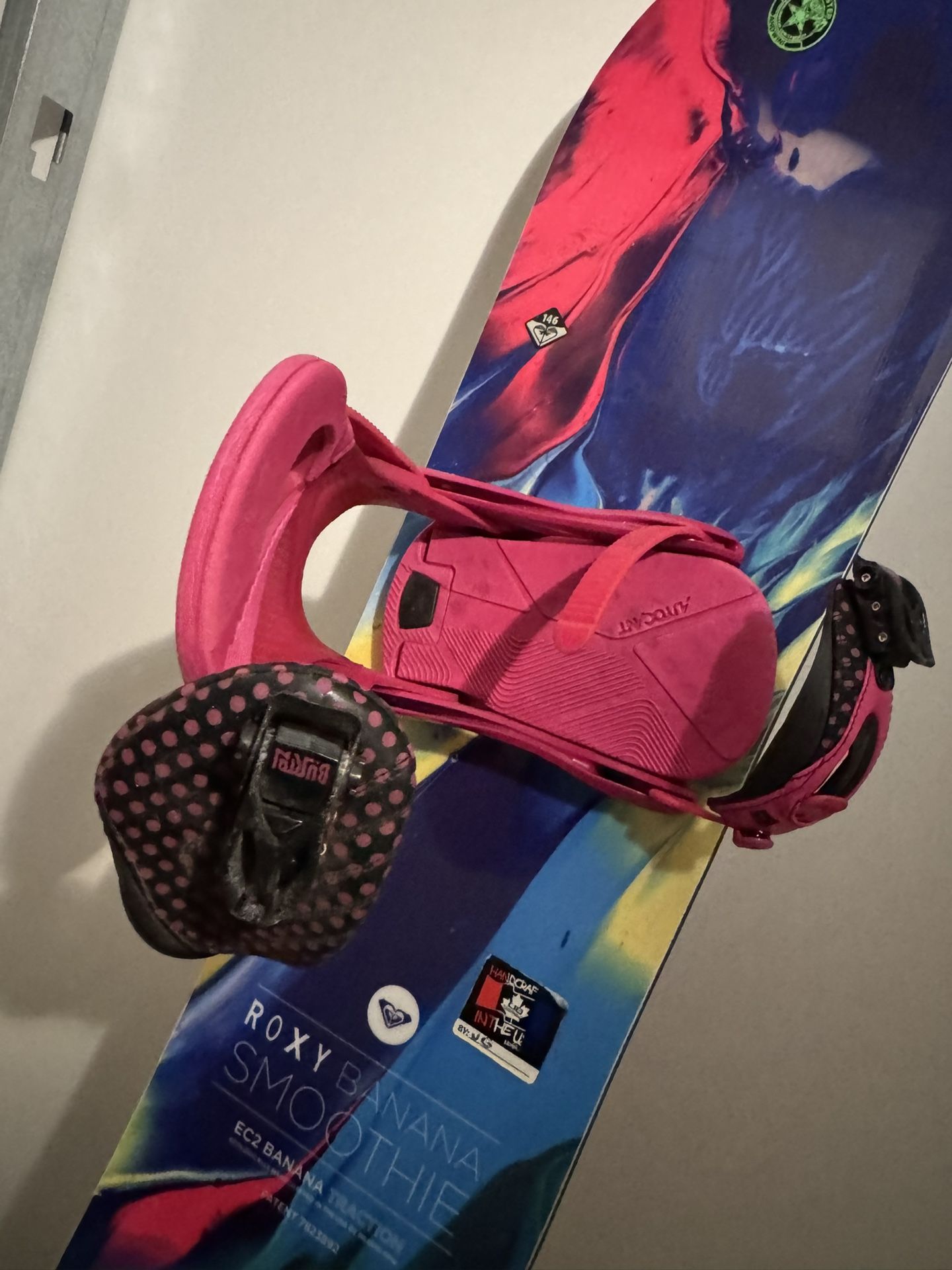 roxy banana smoothie ec2 women's snowboard 2025, 146 The Roxy Smoothie is engineered to be stable and reliable in various conditions Roxy Banana smoothie snowboard and