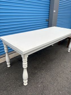 White Farmhouse Dining Table Turned Legs