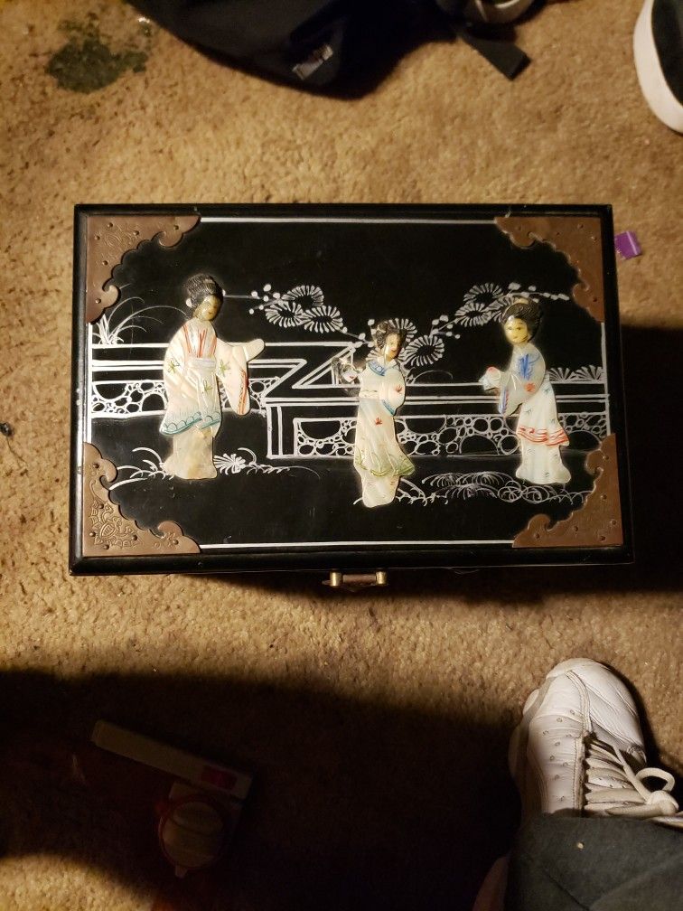 Chinese Jewelry Box