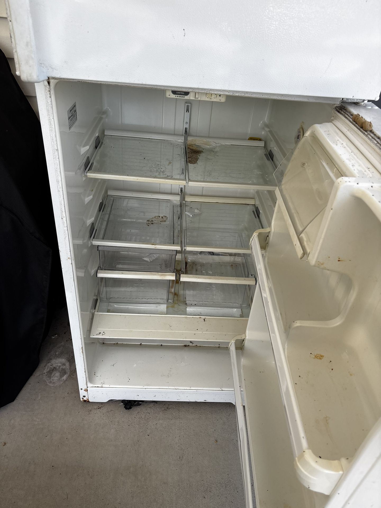 Refrigerator 