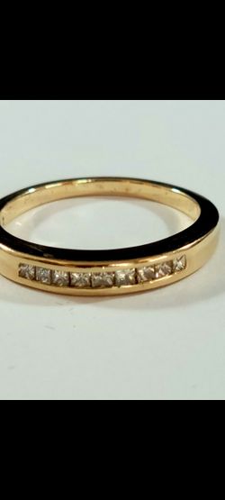 14K YELLOW GOLD WITH DIAMONDS WEDDING BAND SIZE 7