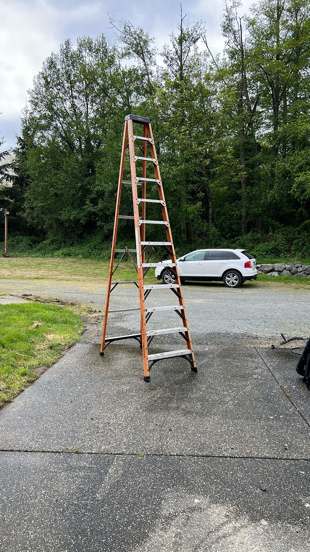 12’ Husky Folding A-frame Ladder