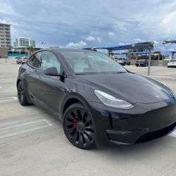 2025 Tesla Model Y Performance • 9k miles • Clean • Warranty • $41,900 