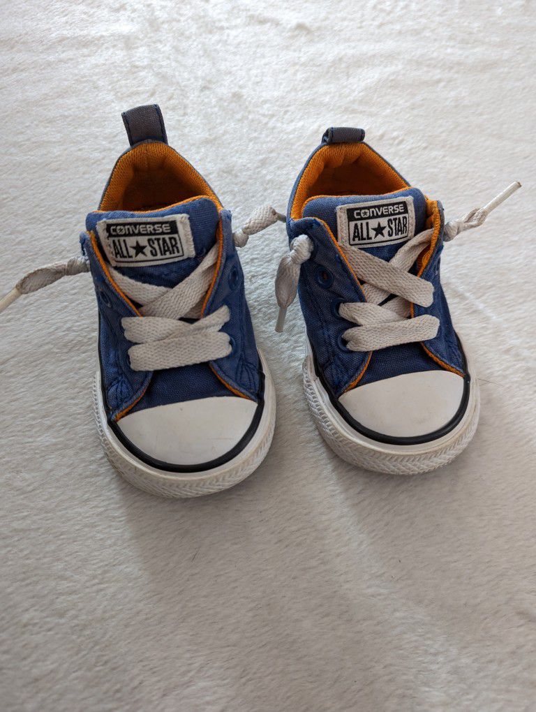 Converse All Star Lace Up Athletic Toddler Shoes Blue/White Size 5. for Sale in Diego, CA - OfferUp