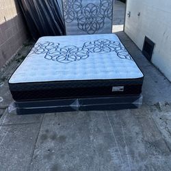๐ชqueen Size Mattress Pillow Top $199