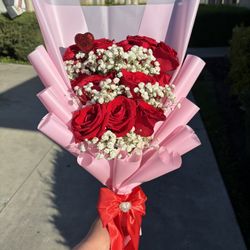 12 Red Rose Flat Bouquet 