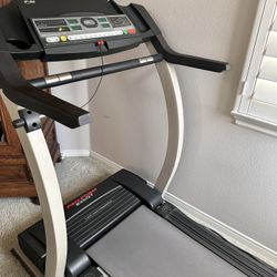 ProForm 835QT Treadmill 