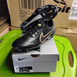 Nike Tiempo Legend 9 Elite FG $210 Sizes 8 , 9,9.5 & 11