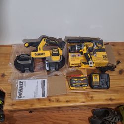 Dewalt 20V Bandsaw, Hammer Drill, 'Flexvolt' Battery, Charger Combo