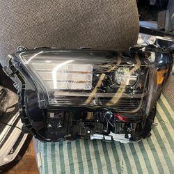 2025 TOYOTA TACOMA LEFT HEADLIGHT 