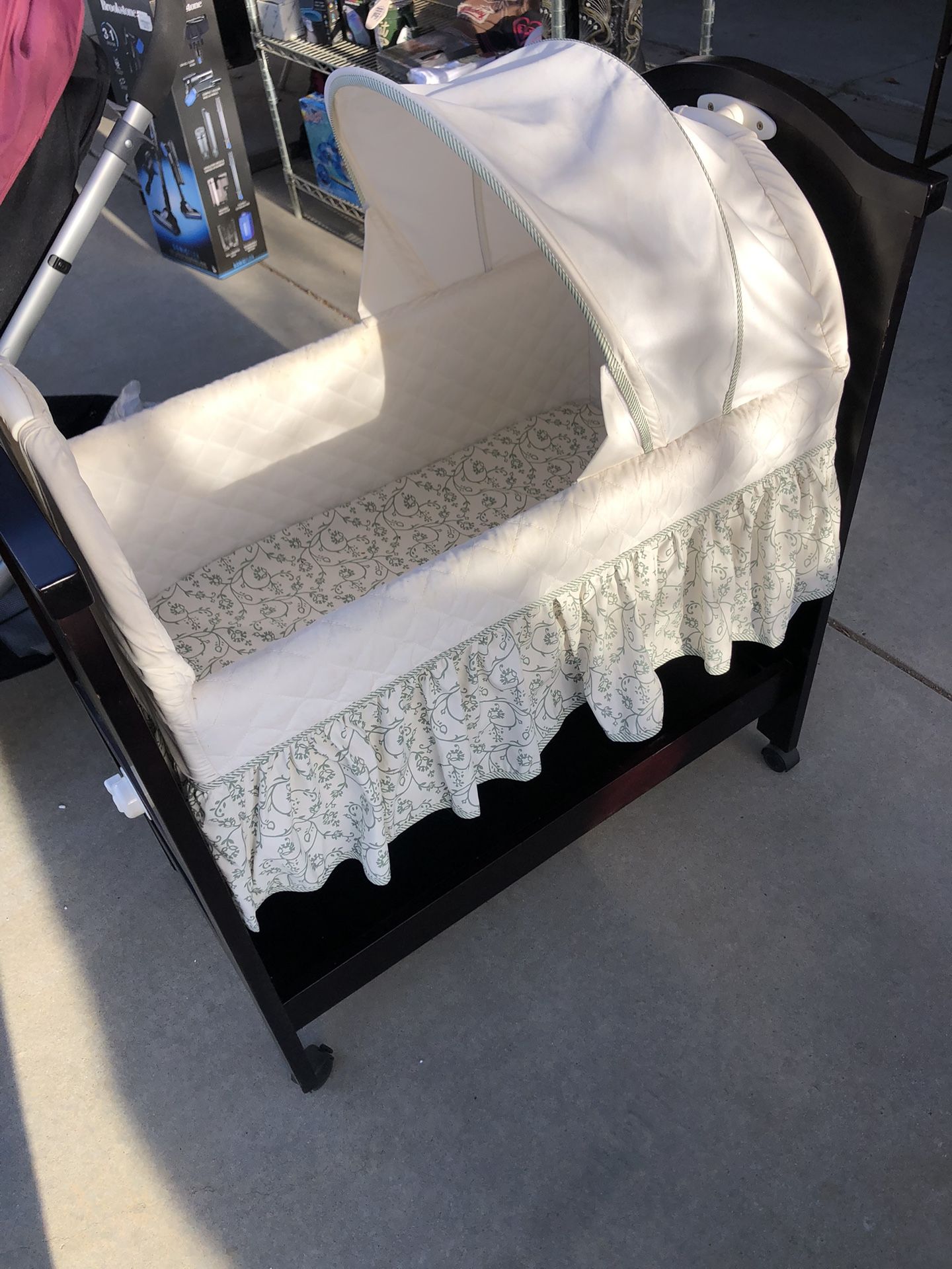 Eddie Bauer Rocking Bassinet