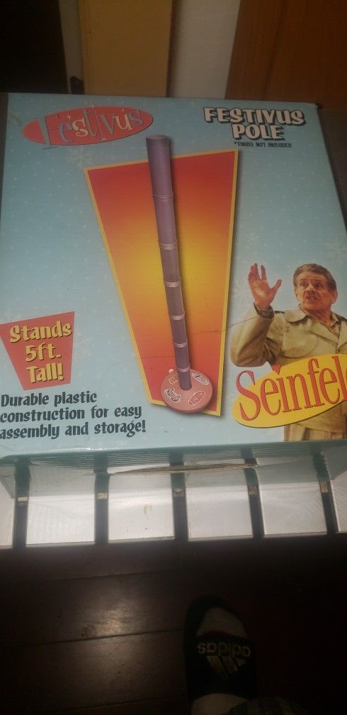 SEINFELD PLASTIC FESTIVUS POLE