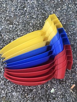 Plates with cup holders