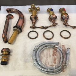 Altmans Roman Tub Fixtures Set. 