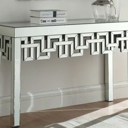 Aria Console Table

