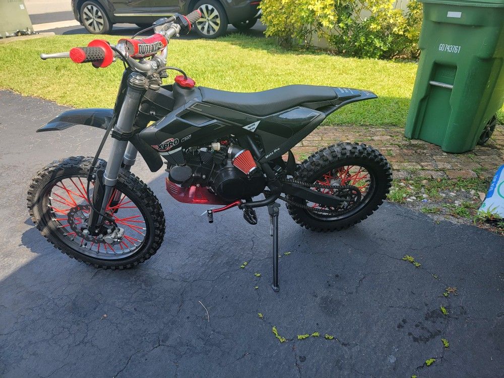 Dirtbike 125cc 1 Yr Old, 1st Kick Clean