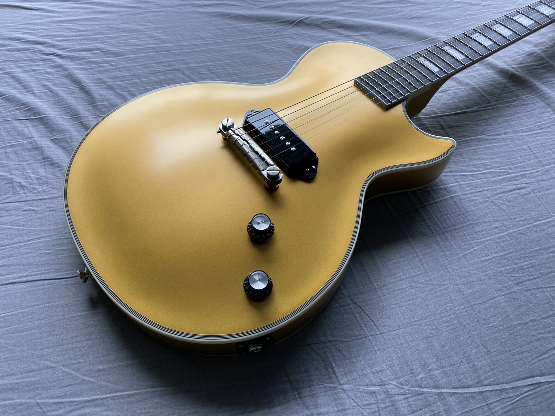Epiphone Jared James Nichols “Gold Glory” Les Paul Custom