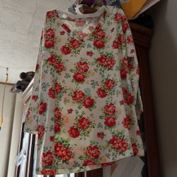 Size Small Pioneer woman Shirt 