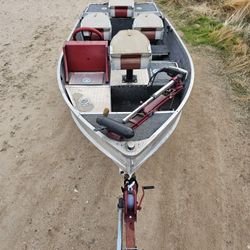 Starcraft Aliumin Bass Boat Maroon  15ft