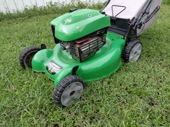 Self propelled lawnmower