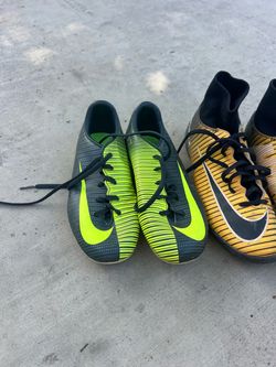 Kids soccer shoes