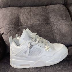 Jordan 4 metallic 