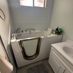 Safety Tub 48” / Handicap Soaking Tub With Blower