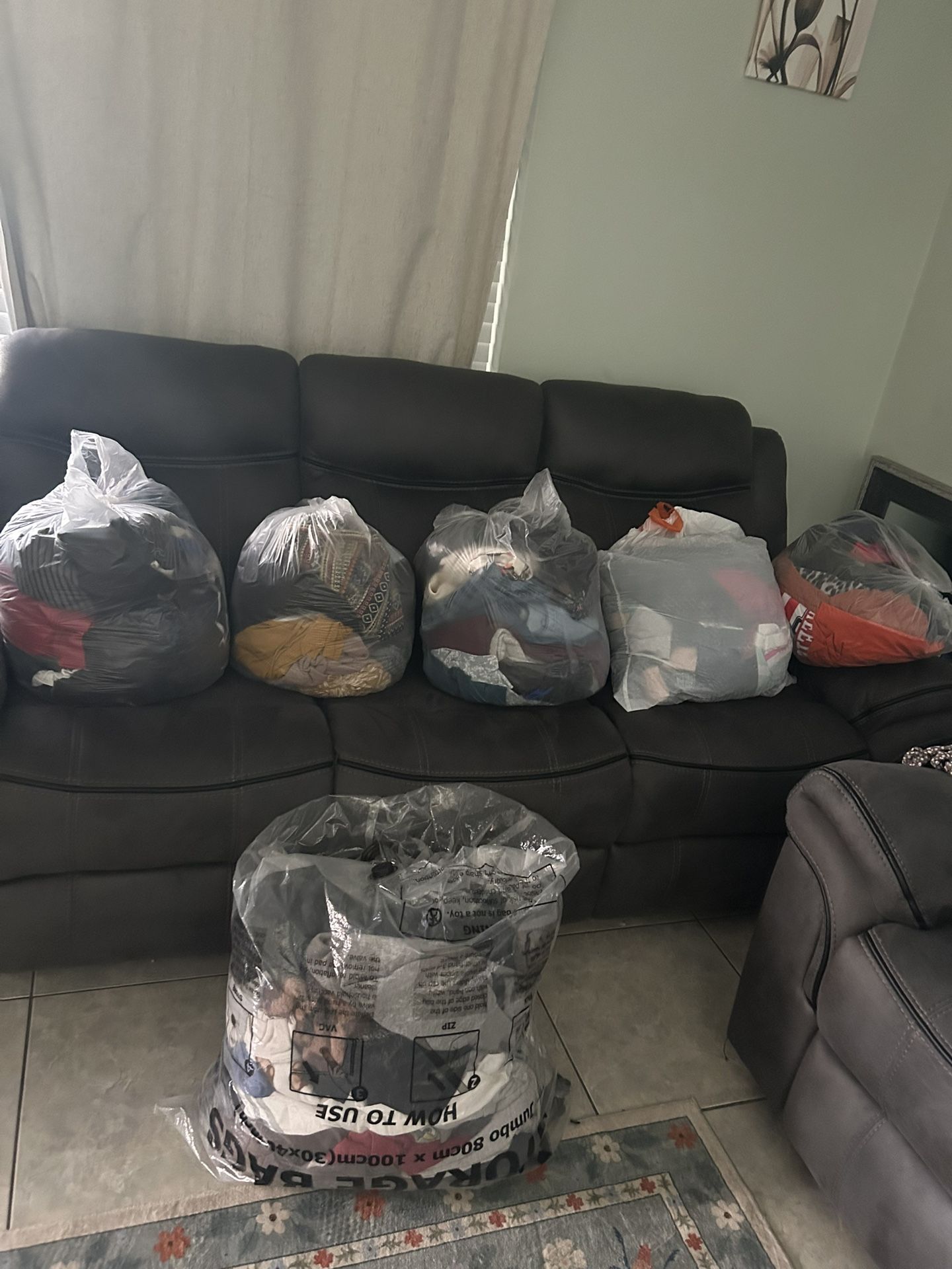 Bolsas Con Ropa Muy Buen Estado De Niño Y De Mujer Diferentes Sizes