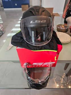 Men's motorcycle helmet