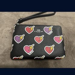 Coach Black Heart Wristlet New 