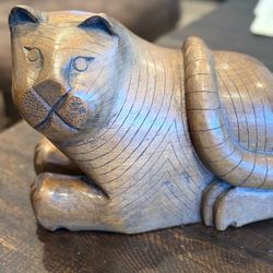 Vintage Solid Teak Hand Carved Smithsonian Institute Siamese Cat with hidden compartment