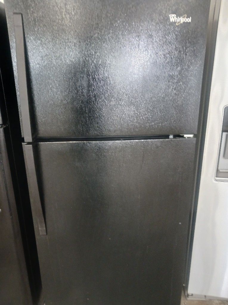 Black Whirlpool Top And Bottom Apartment Zise Fridge Fully Functional Exellent Condition Model 2022