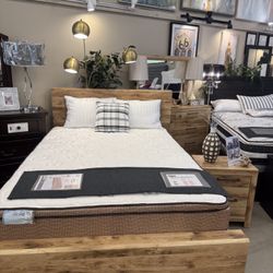 Beautiful Queen Bedroom Set 