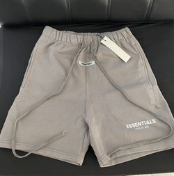 ✨New Fear Of God Essentials Shorts (Small)