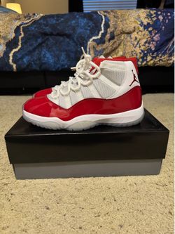 Jordan 11 XI Cherry sz 10.5 new