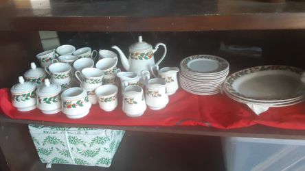Huge royal majestic china set
