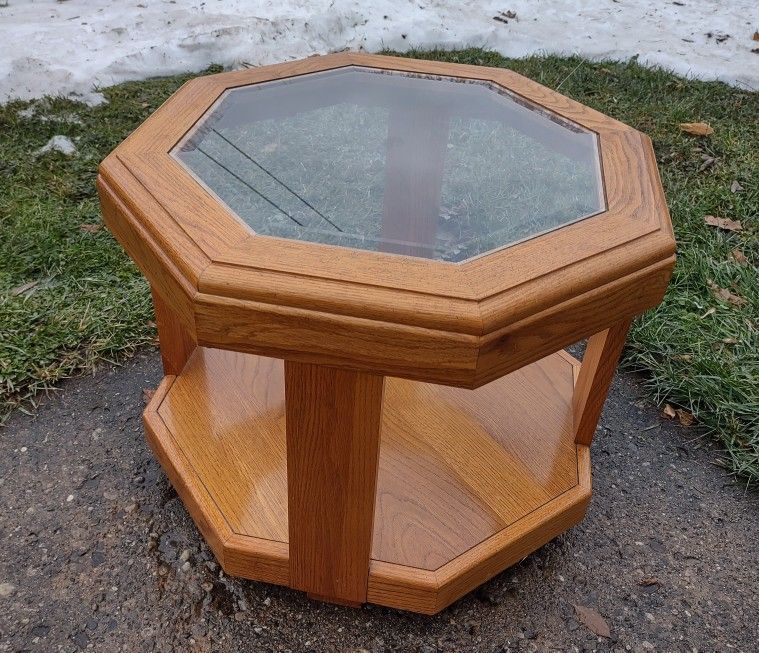26.5"W * 21.5" T Wooden Octagon Glass Top Coffee/End Table