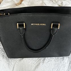 Michael Kors Purse Like New 