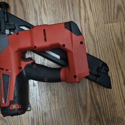 Milwaukee 15 Guage Angled Finish Nailer