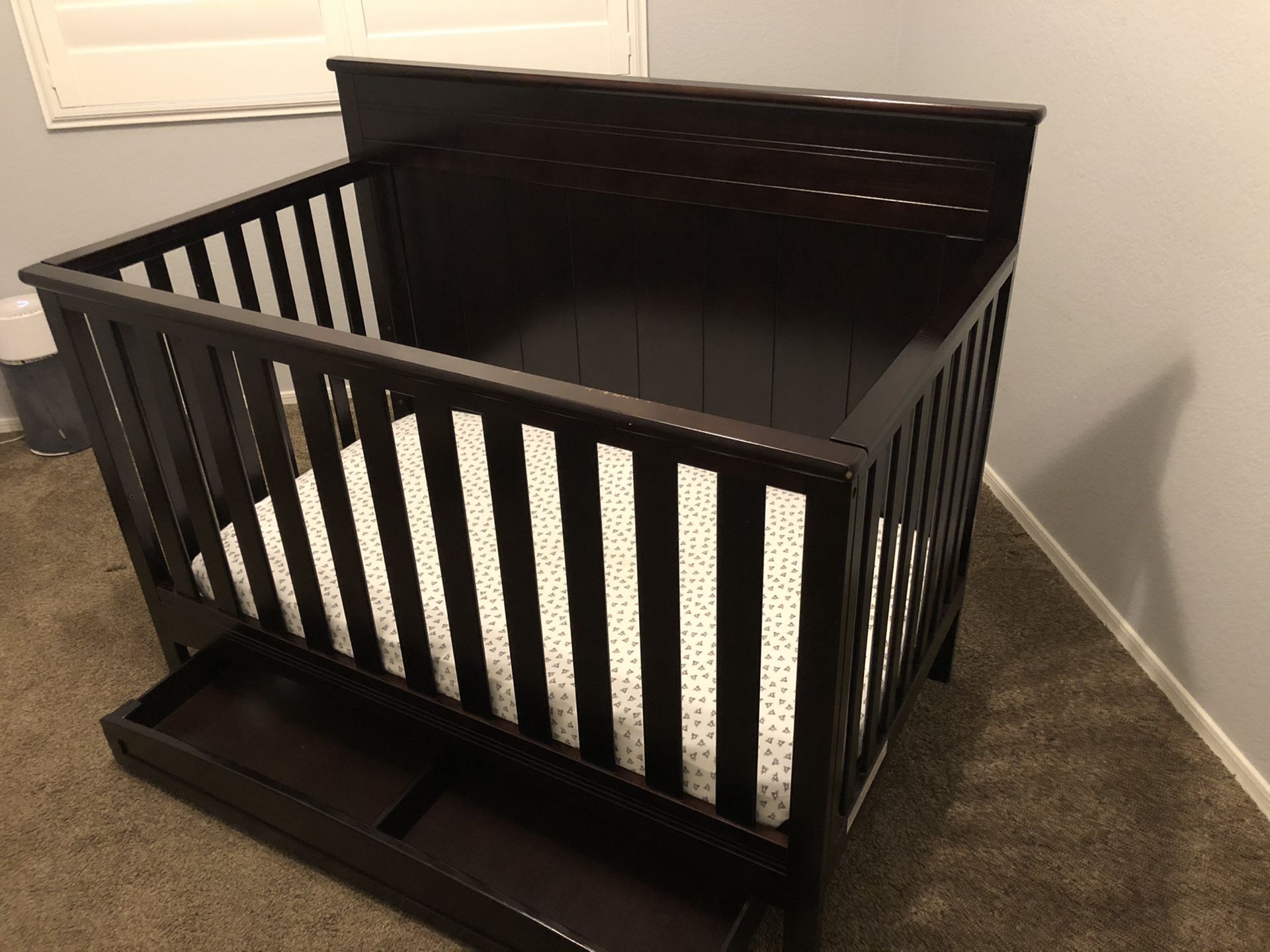 Delta Children Crib set