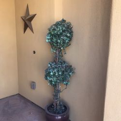 5’ Decorative tree