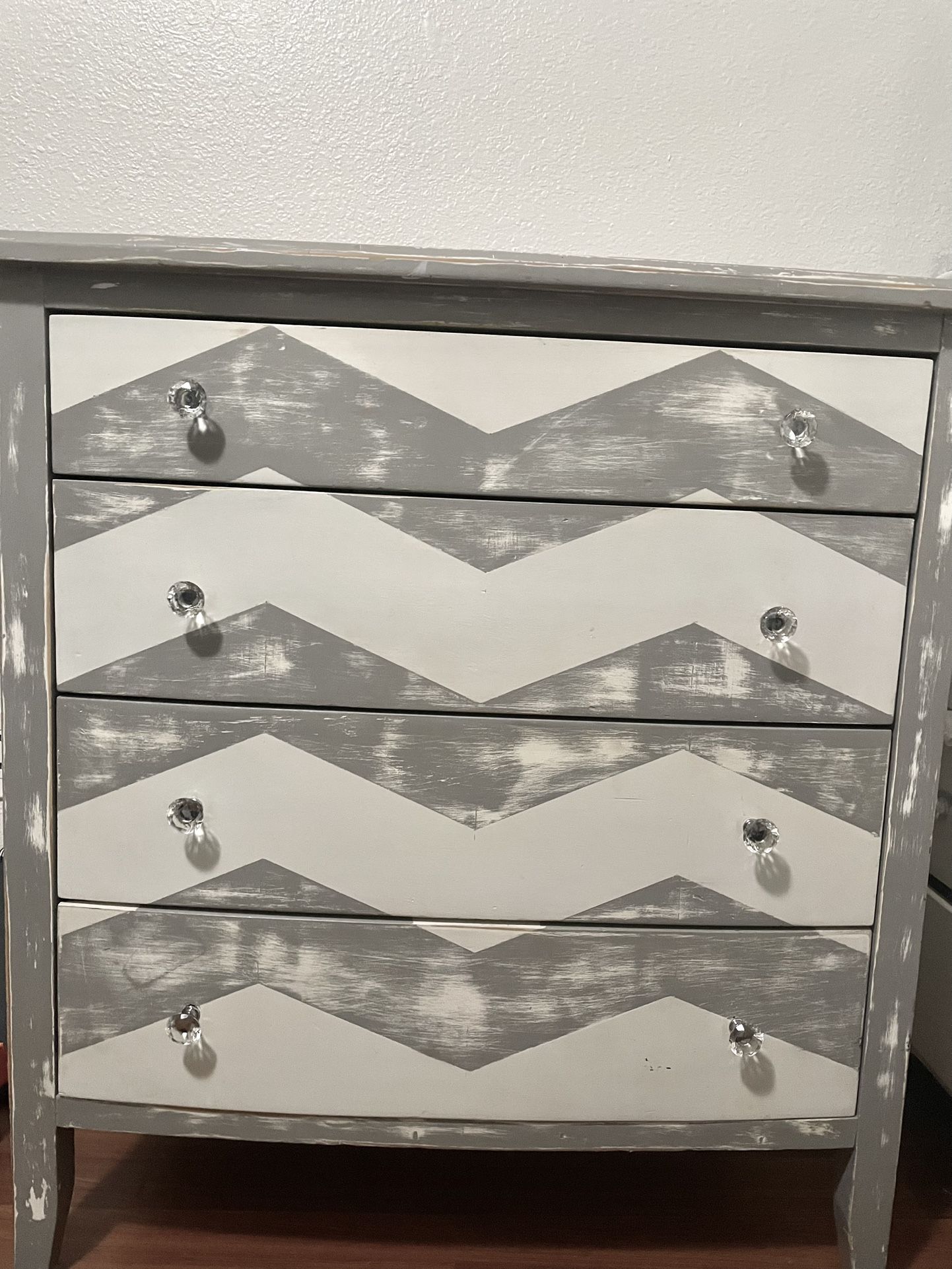 Wood Dresser 4 Drawer 