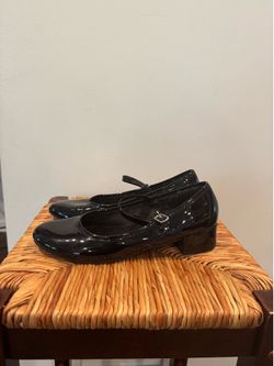 Madden Girl Black Patent Mary Jane Flats size 8