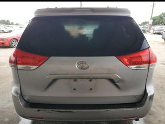 2012 Toyota Sienna