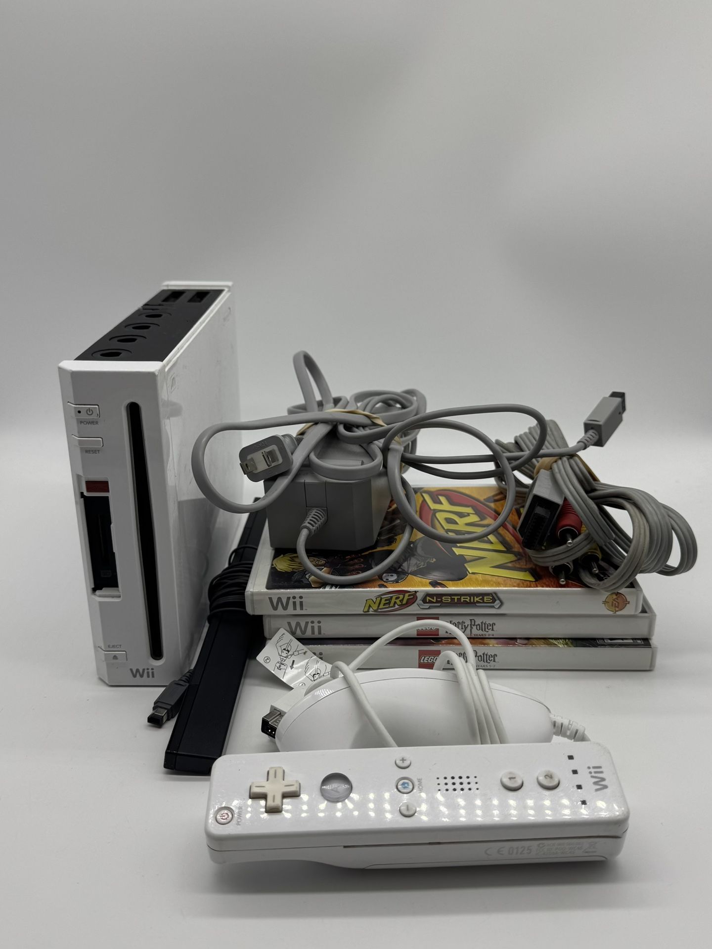 Nintendo RVL-101 Wii White Console Harry Potter Lego Bundle - All Tested Works