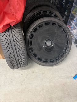 26” Giovanni Dicotto’s with tires