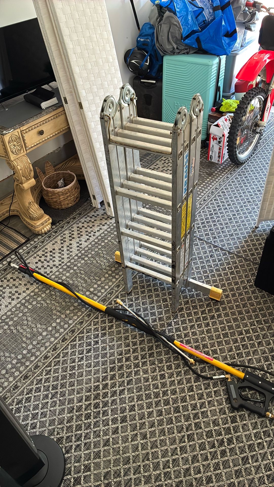 Ladder And Power Washer Extension Gun