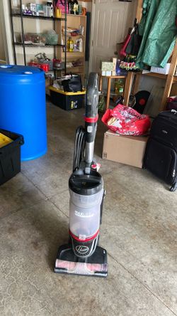 Over MAXLife Pro Pet Swivel UprightVacuum (UH74220PC)