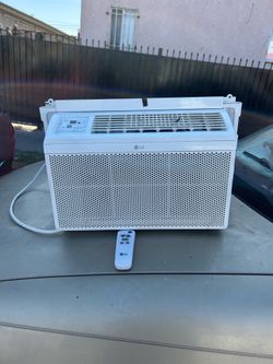 LG 5,800 BTU Window Air Conditioner/Cools Up To 260 SQ. FT